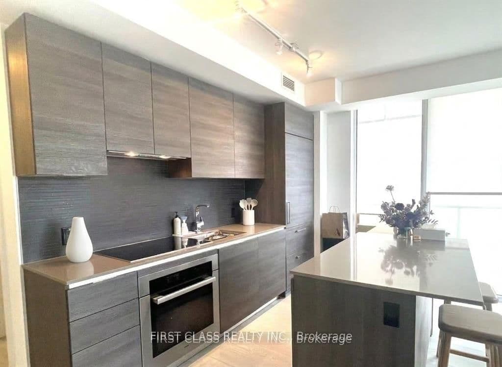 200 Bloor Street W, Unit 1405 thumbnail 6