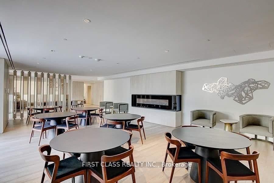 200 Bloor Street W, Unit 1405 thumbnail 9