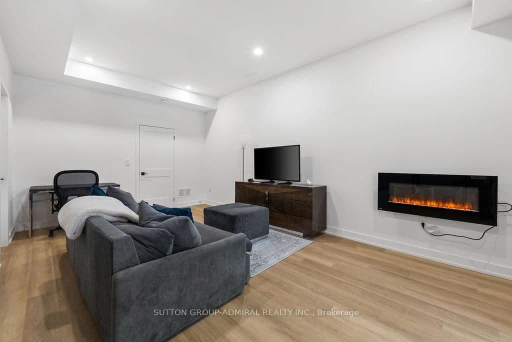 80 Bude Street thumbnail 44