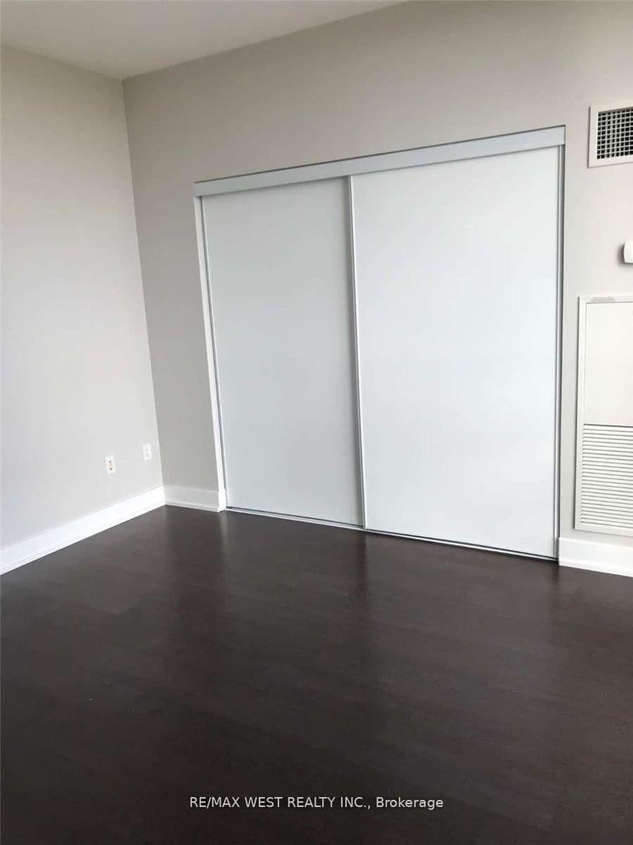 23 Sheppard Avenue E, Unit 2107 thumbnail 10