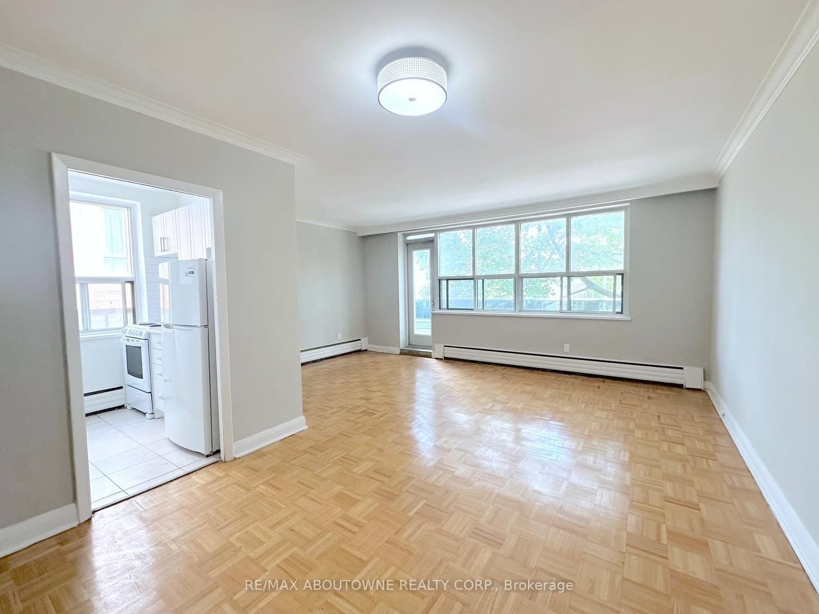 276 St Clair Avenue W, Unit 104 thumbnail 2