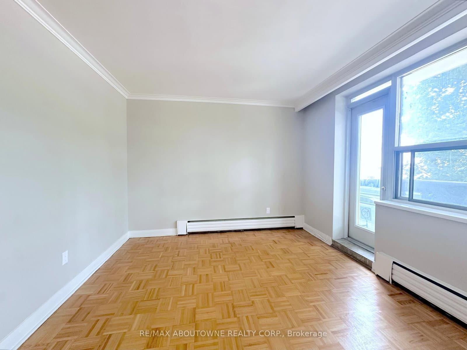 276 St Clair Avenue W, Unit 104 thumbnail 3