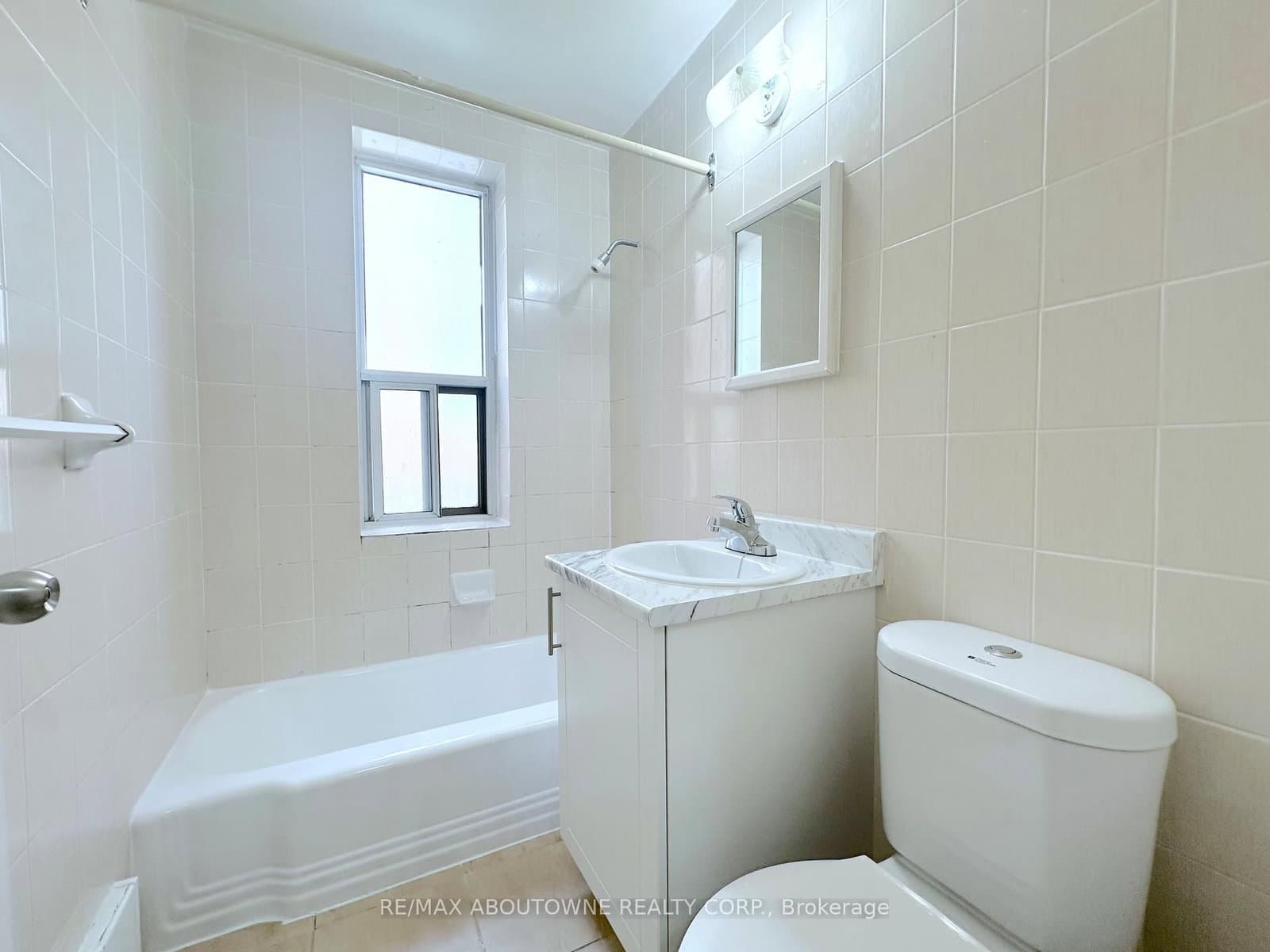 276 St Clair Avenue W, Unit 104 thumbnail 9