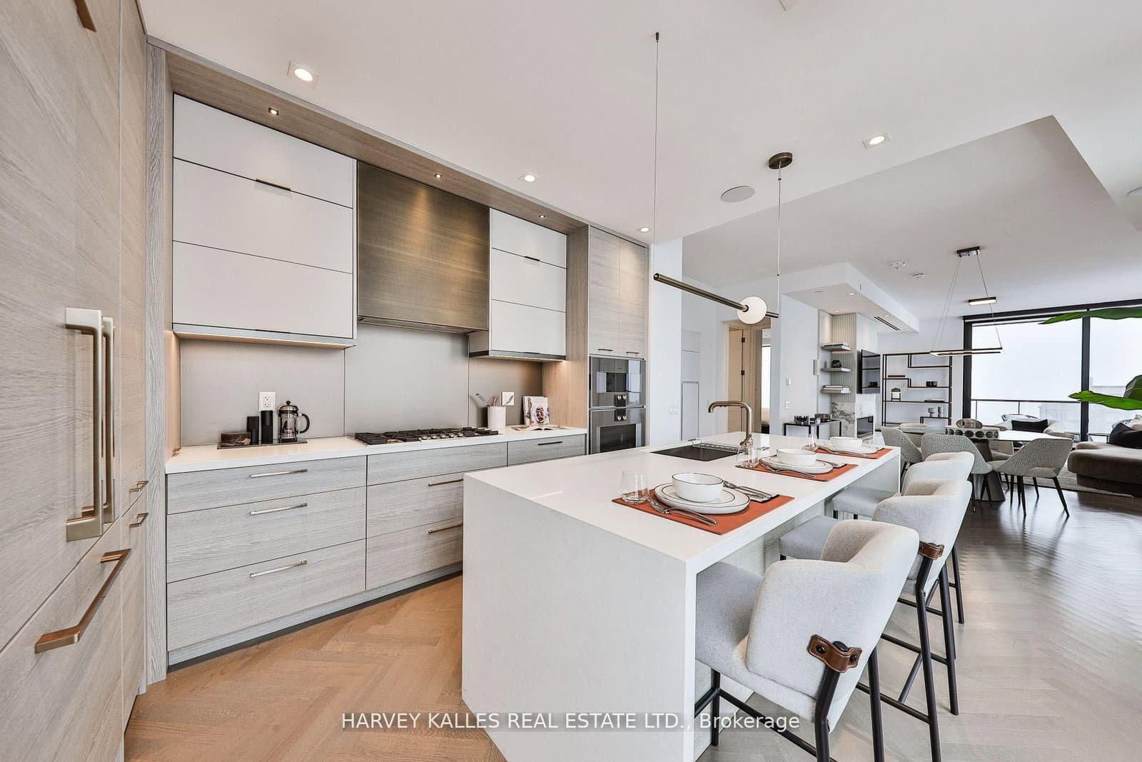 215 Lonsdale Road, Unit 1707 thumbnail 12