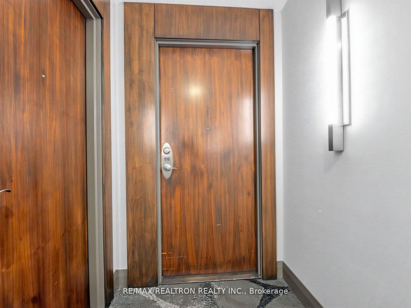 3830 Bathurst Street, Unit 512 thumbnail 2