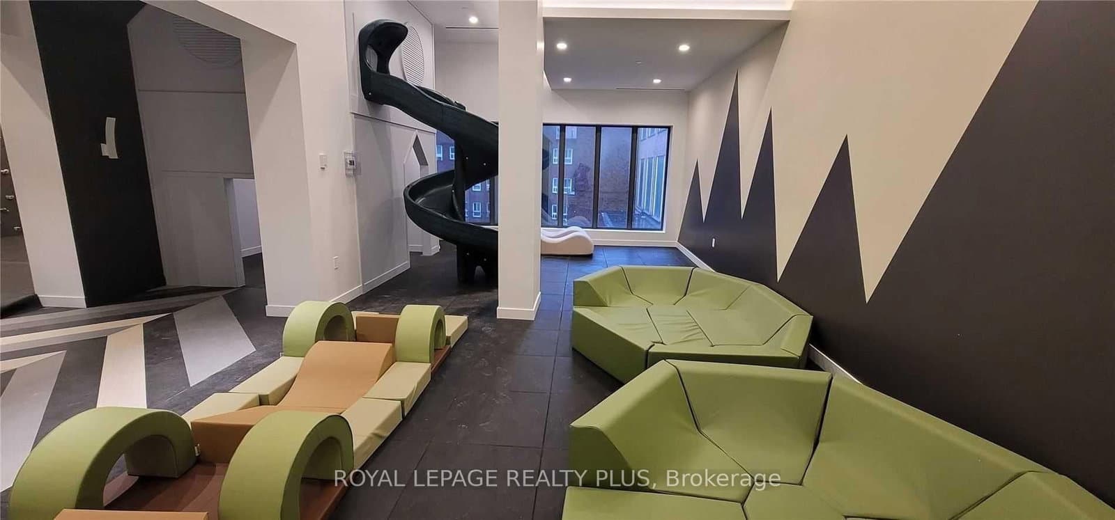 39 Roehampton Avenue E, Unit 1807 thumbnail 17