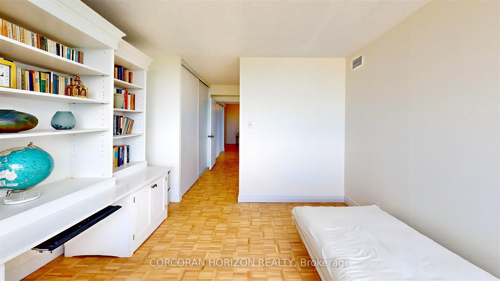 914 Yonge Street, Unit 1511 thumbnail 12