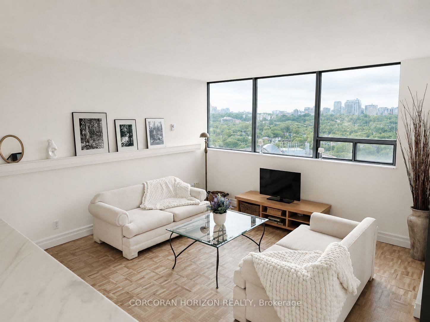 914 Yonge Street, Unit 1511 thumbnail 3