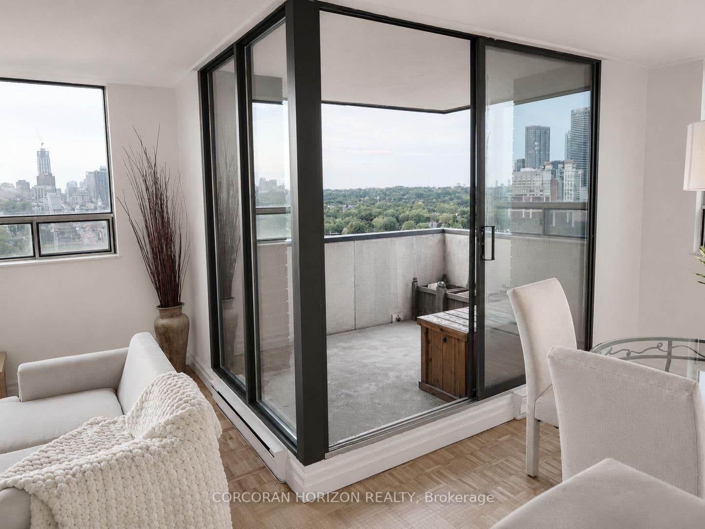 914 Yonge Street, Unit 1511 thumbnail 5