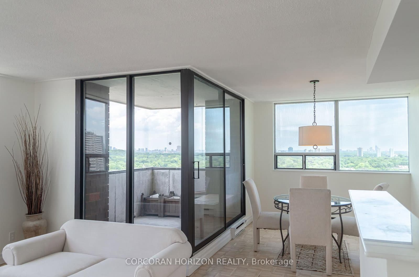 914 Yonge Street, Unit 1511 thumbnail 8