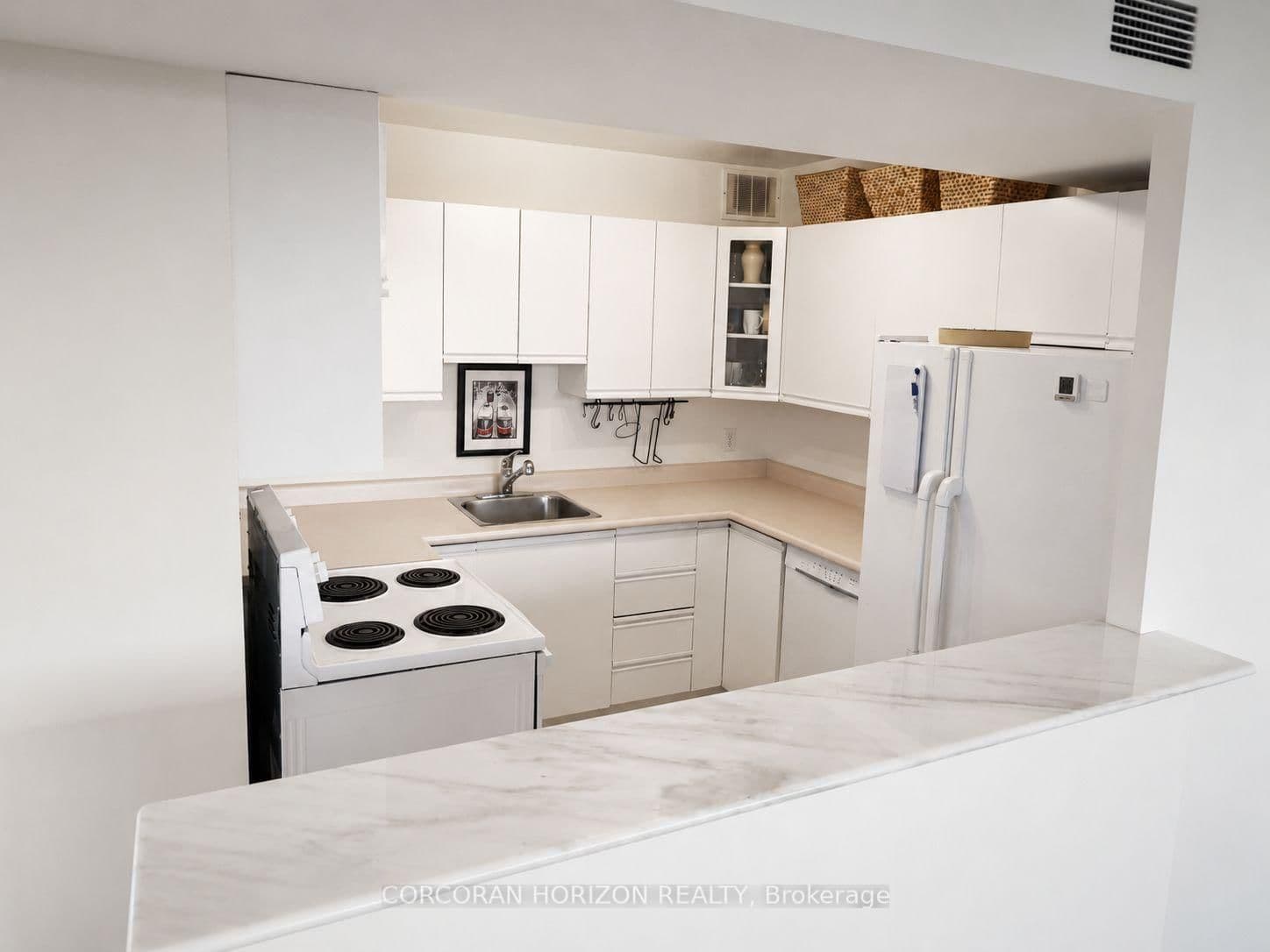 914 Yonge Street, Unit 1511 thumbnail 9