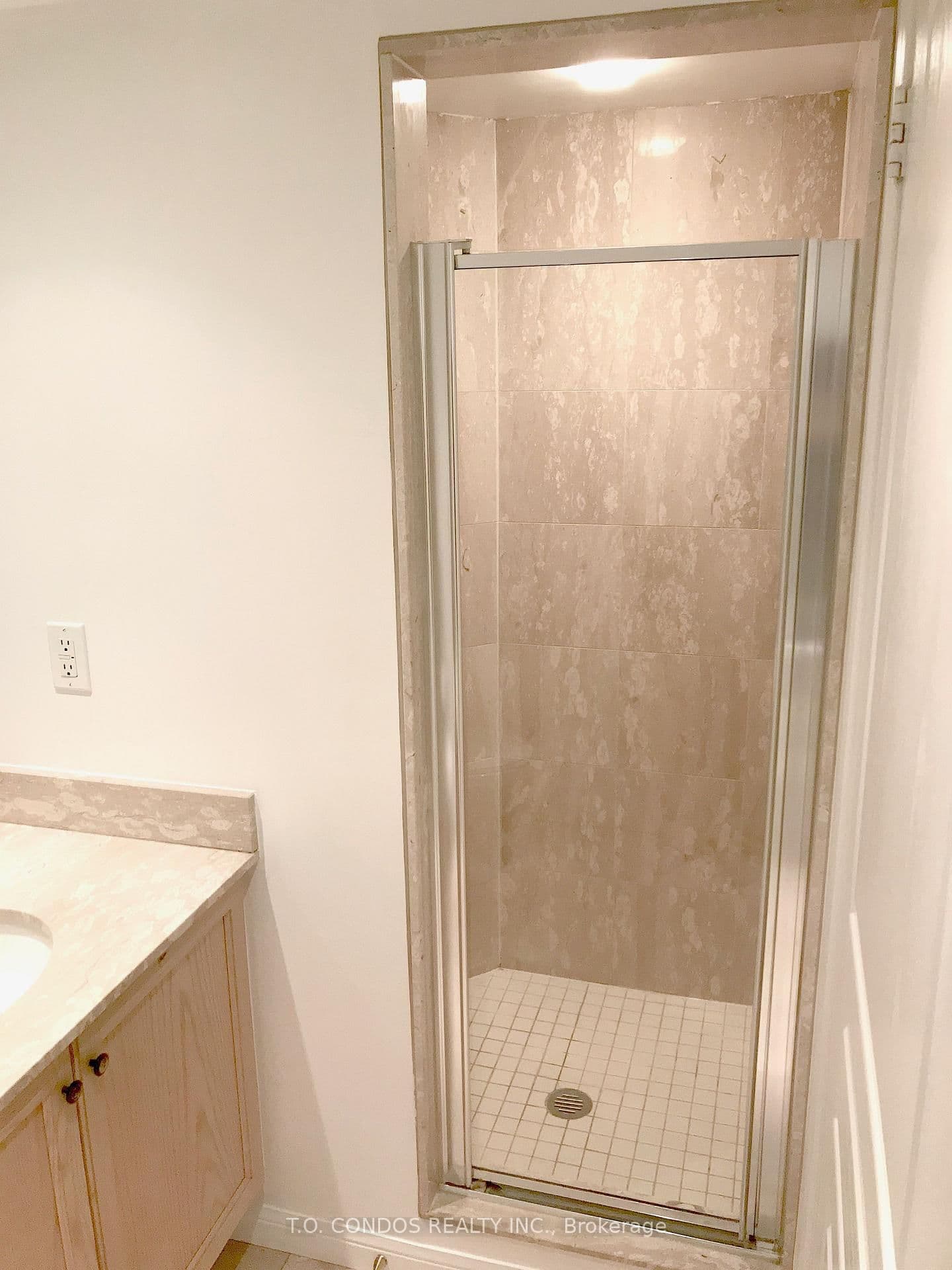 140 Simcoe Street, Unit 610 thumbnail 17
