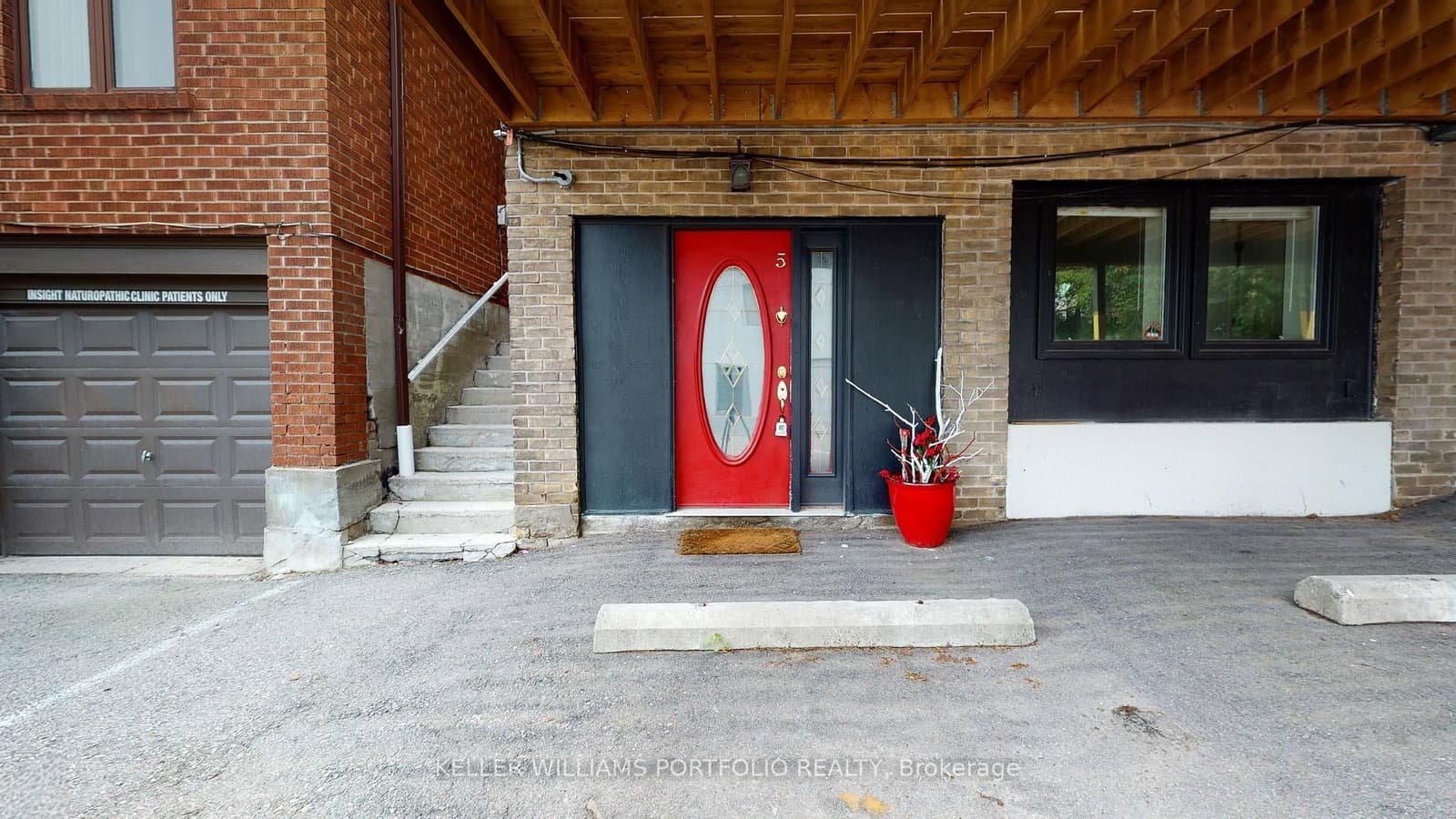 546 Eglinton Avenue E, Unit 5 thumbnail 3