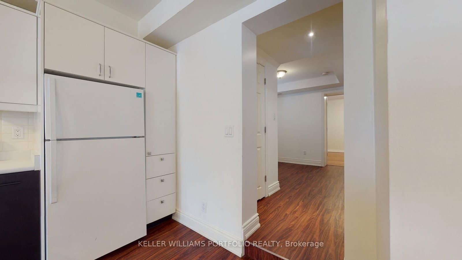 546 Eglinton Avenue E, Unit 5 thumbnail 32