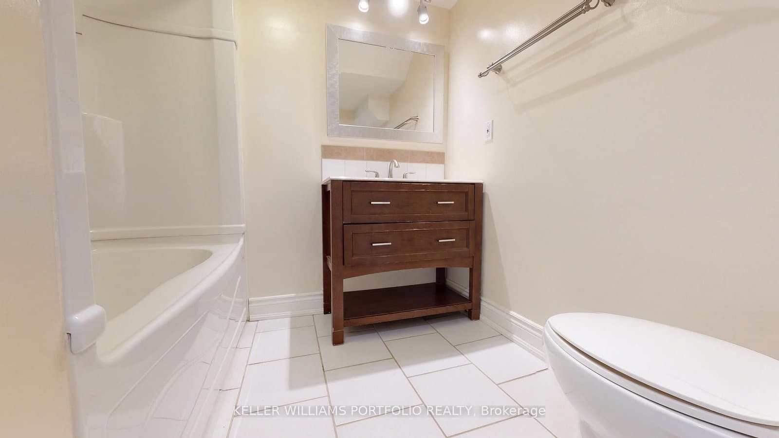546 Eglinton Avenue E, Unit 5 thumbnail 36