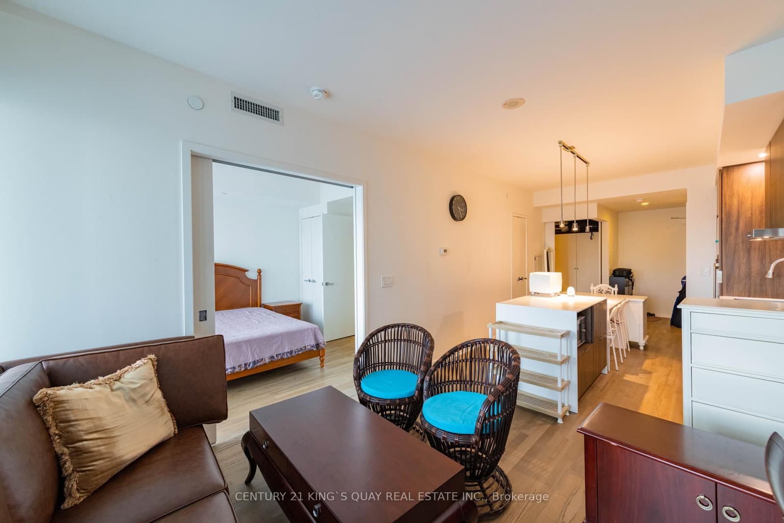 1 Bloor Street E, Unit 1708 thumbnail 12
