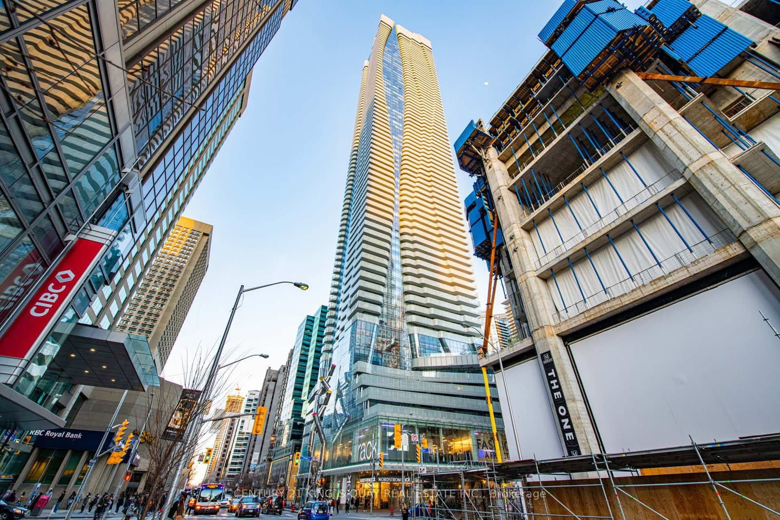 1 Bloor Street E, Unit 1708 thumbnail 2