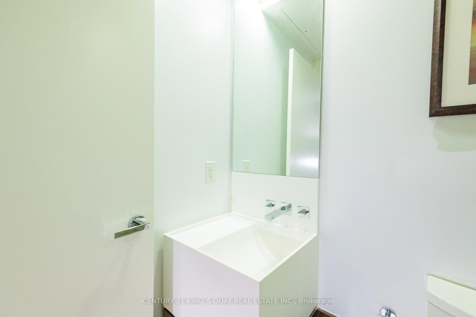 1 Bloor Street E, Unit 1708 thumbnail 23