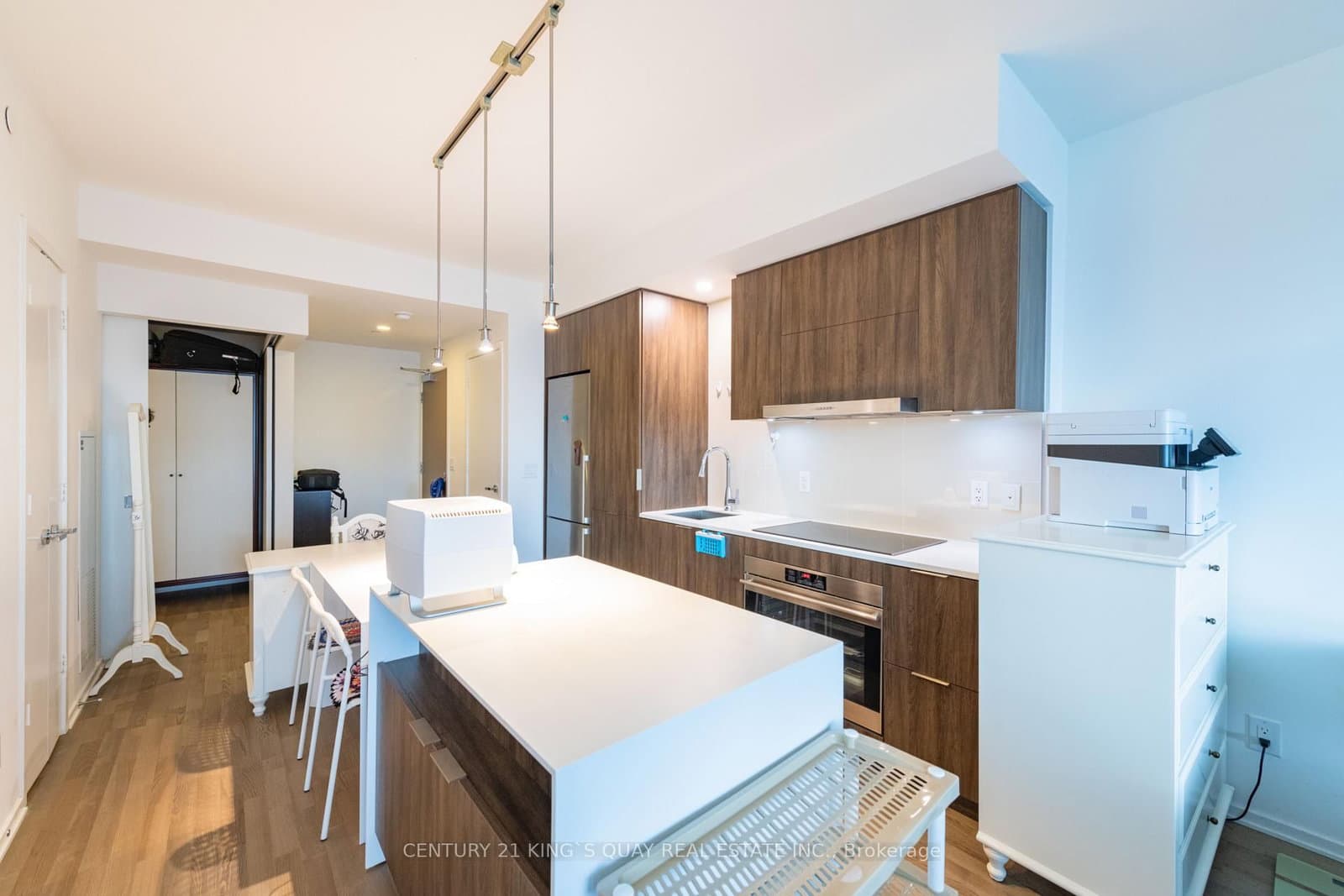 1 Bloor Street E, Unit 1708 thumbnail 7