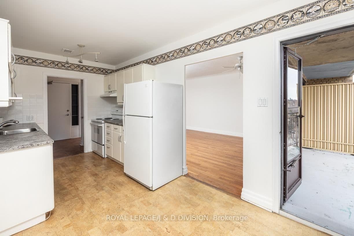 660 W Eglinton Avenue W, Unit 716 thumbnail 10