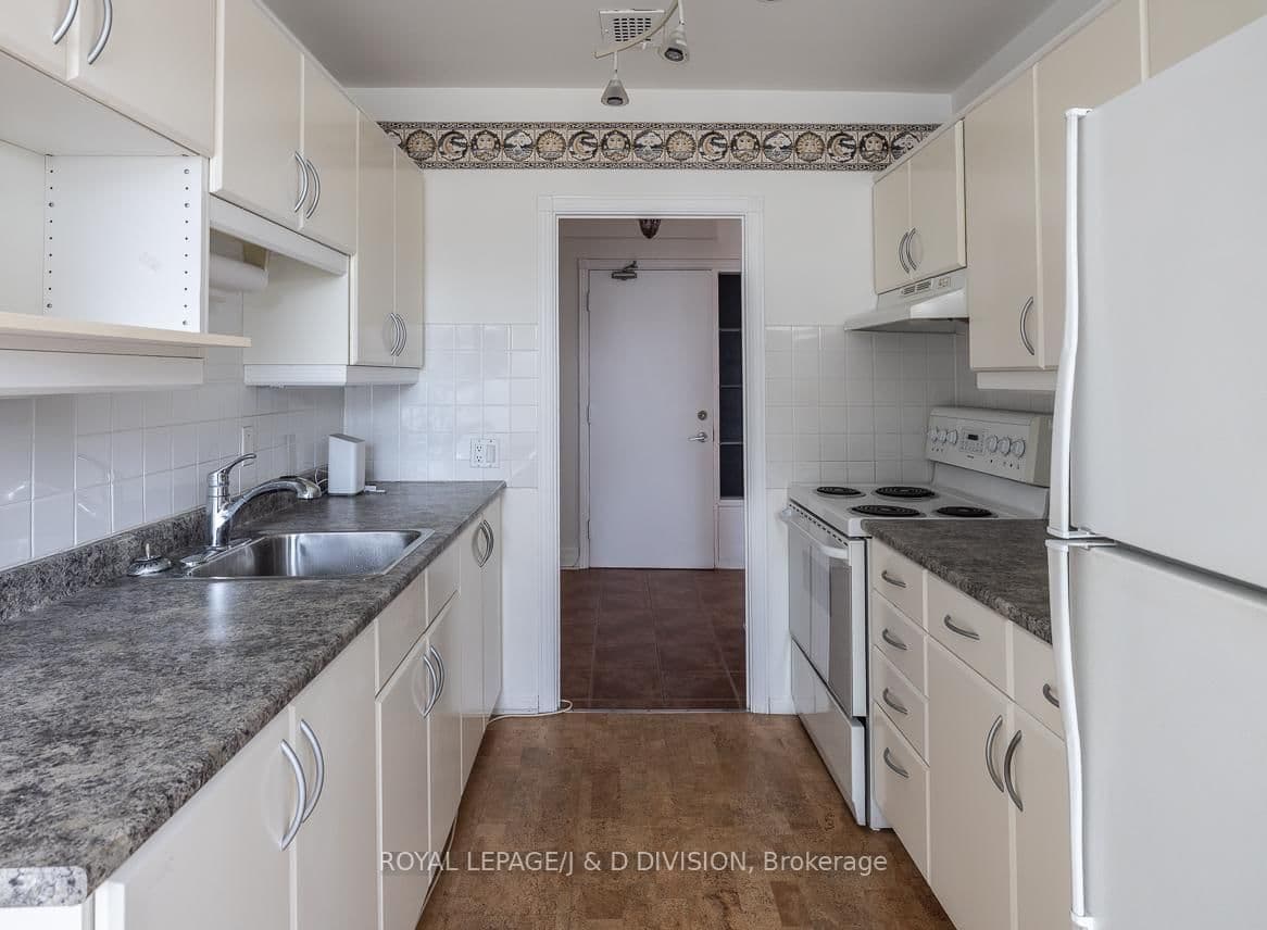 660 W Eglinton Avenue W, Unit 716 thumbnail 13