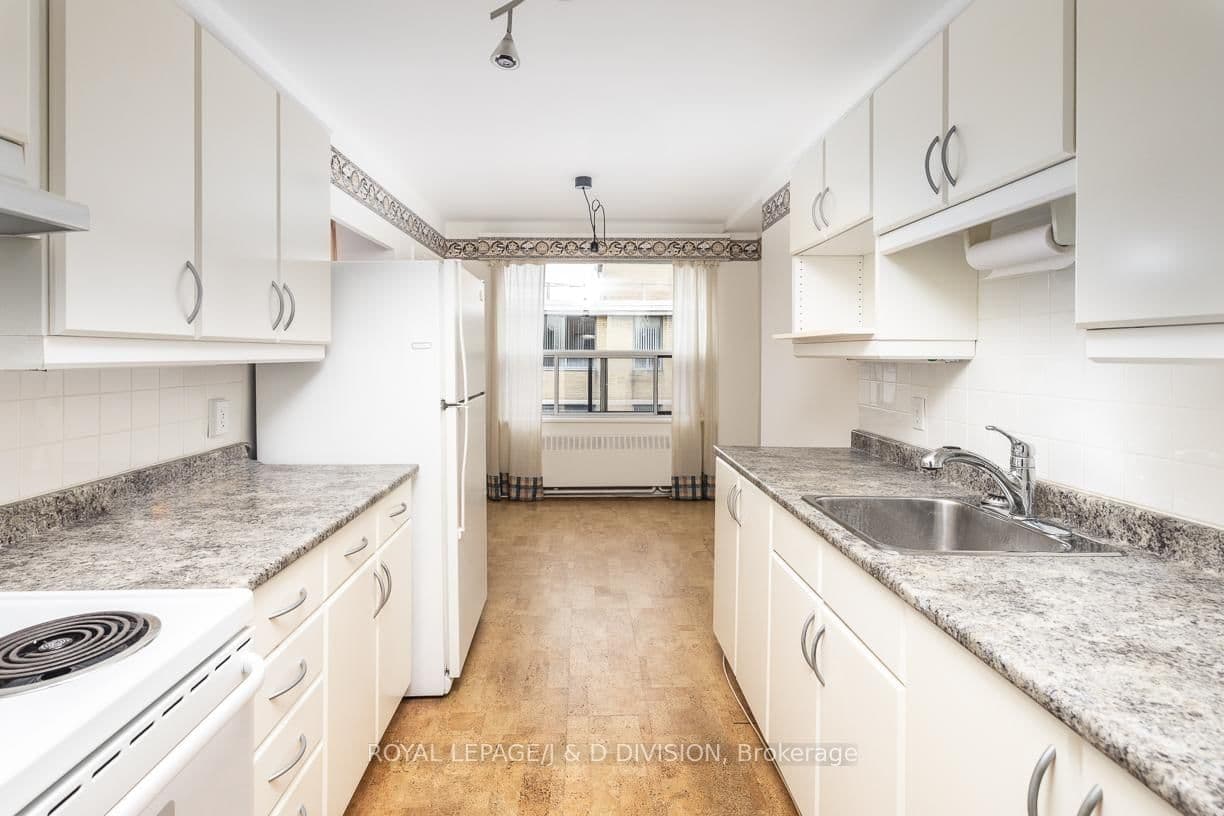 660 W Eglinton Avenue W, Unit 716 thumbnail 8