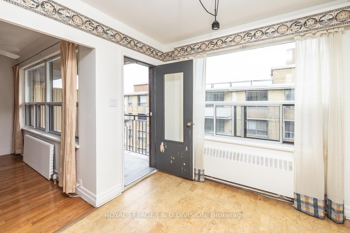660 W Eglinton Avenue W, Unit 716 thumbnail 9