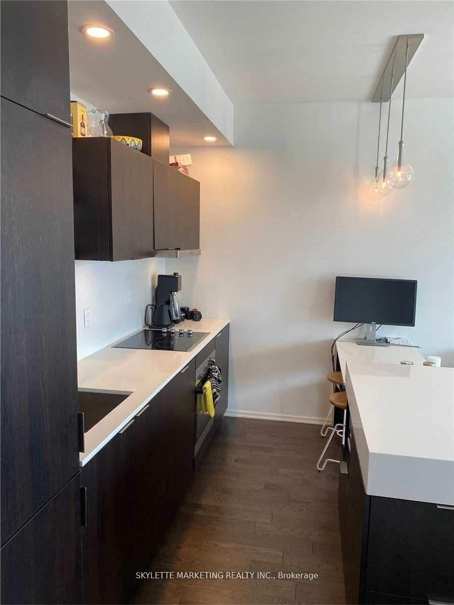 16 Bonnycastle Street, Unit 1810 thumbnail 3