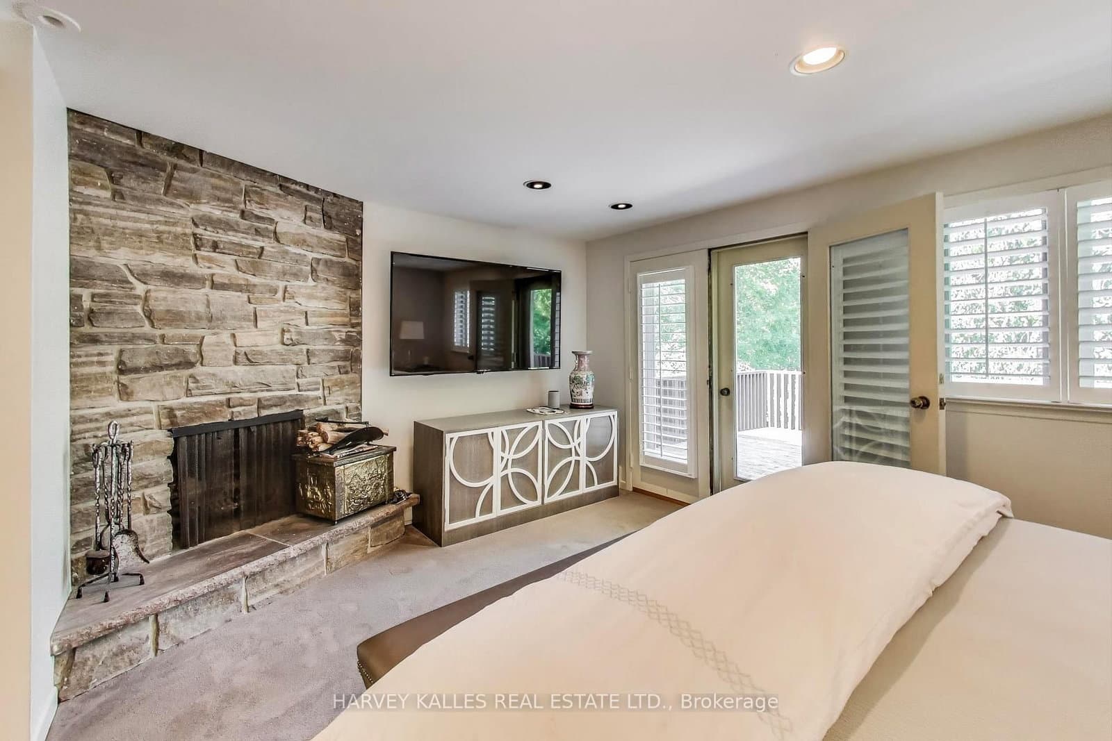 103 Vesta Drive thumbnail 26