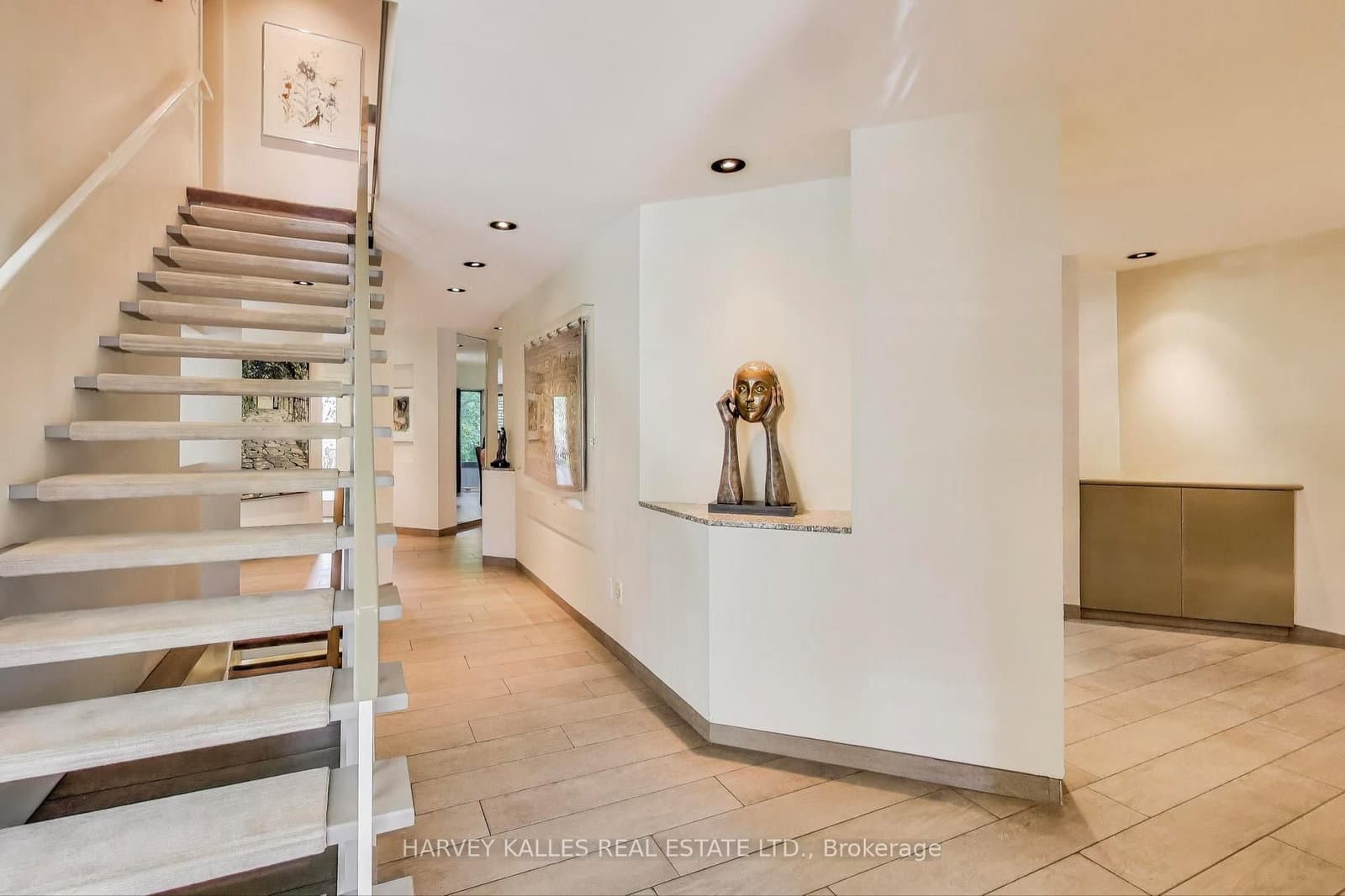 103 Vesta Drive thumbnail 5