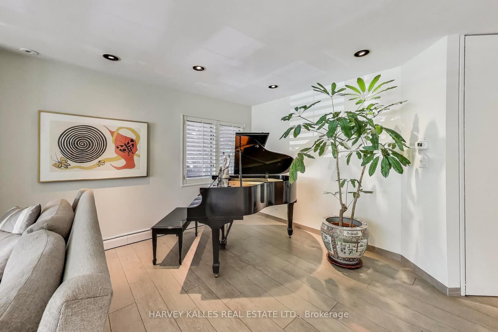 103 Vesta Drive thumbnail 9