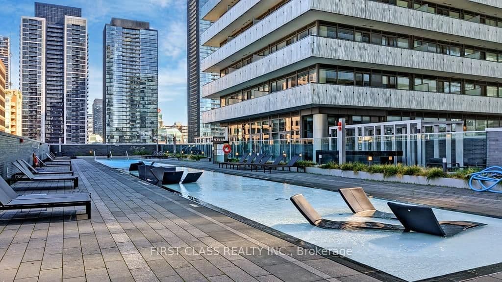50 Charles Street E, Unit LPH5403 thumbnail 19
