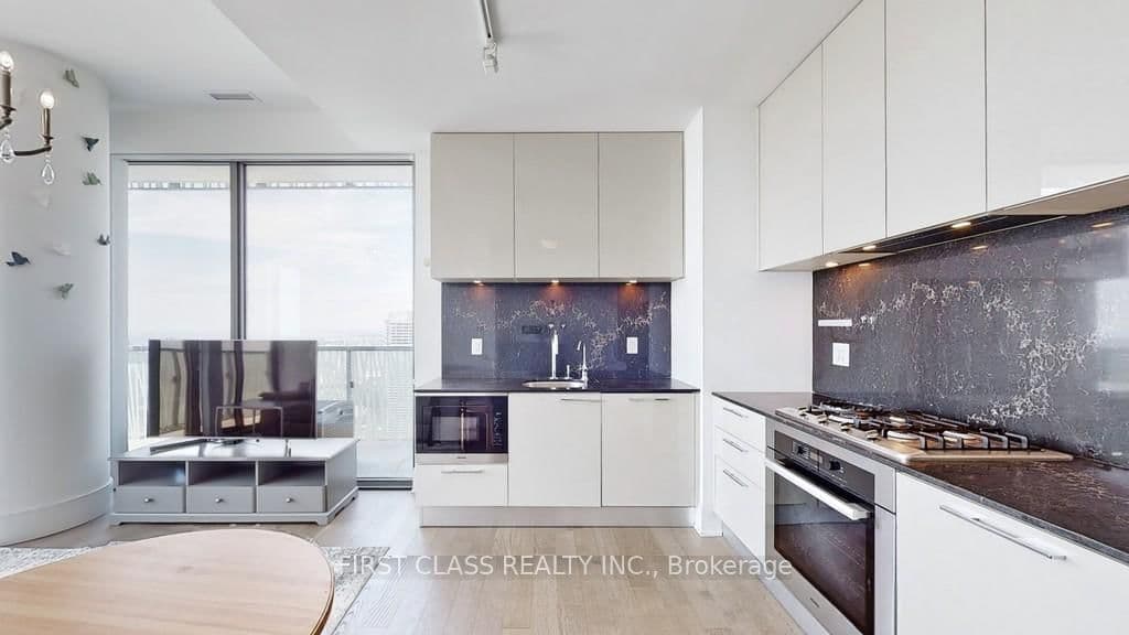 50 Charles Street E, Unit LPH5403 thumbnail 7