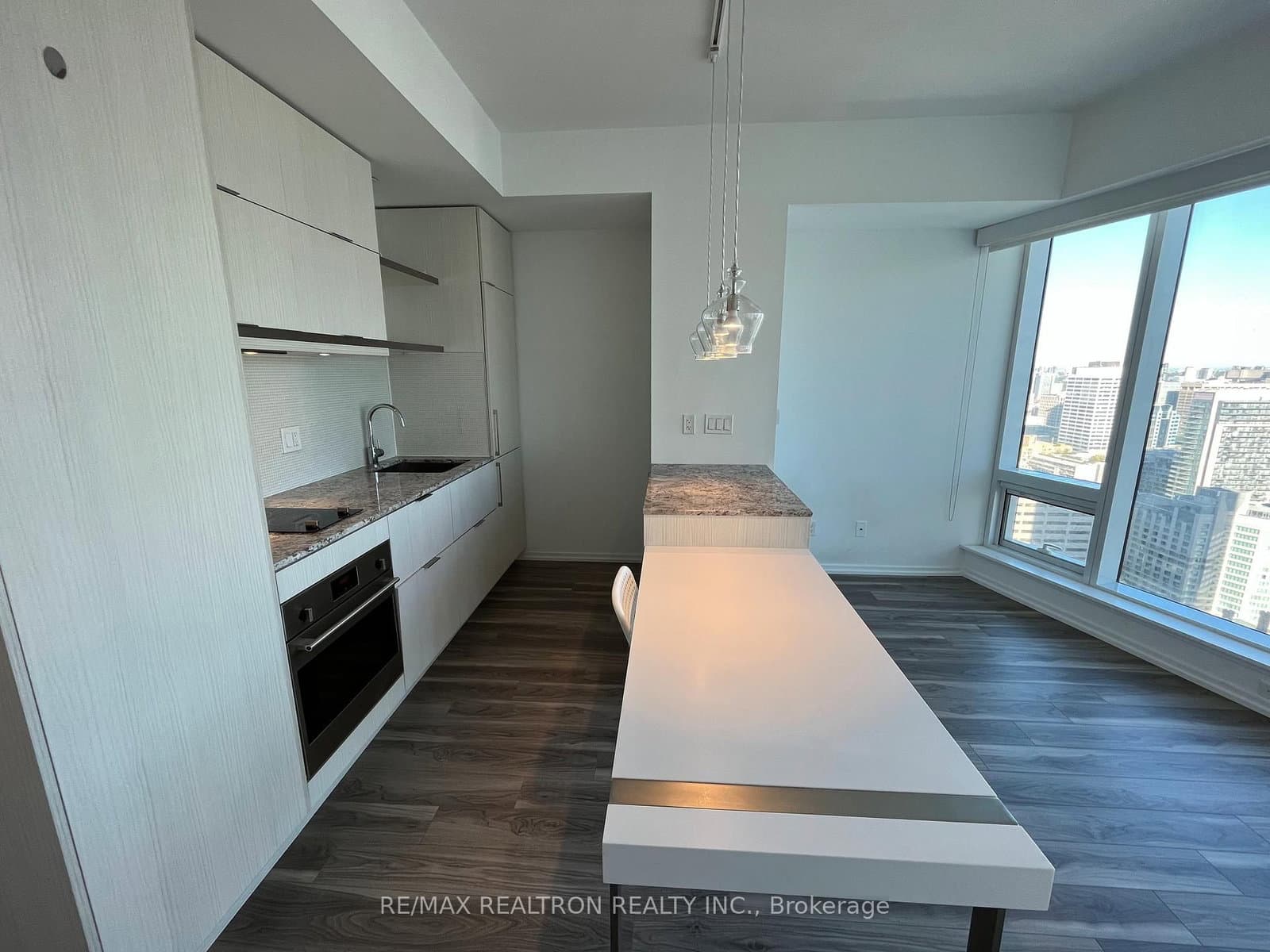 197 Yonge Street, Unit 3113 thumbnail 2