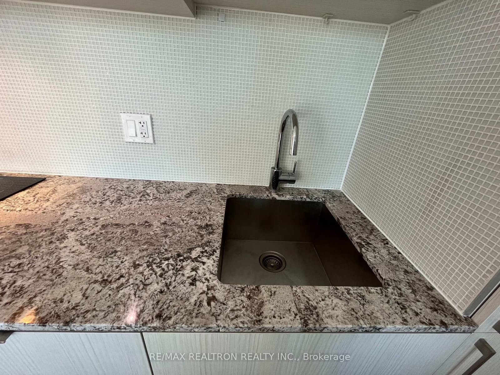197 Yonge Street, Unit 3113 thumbnail 25