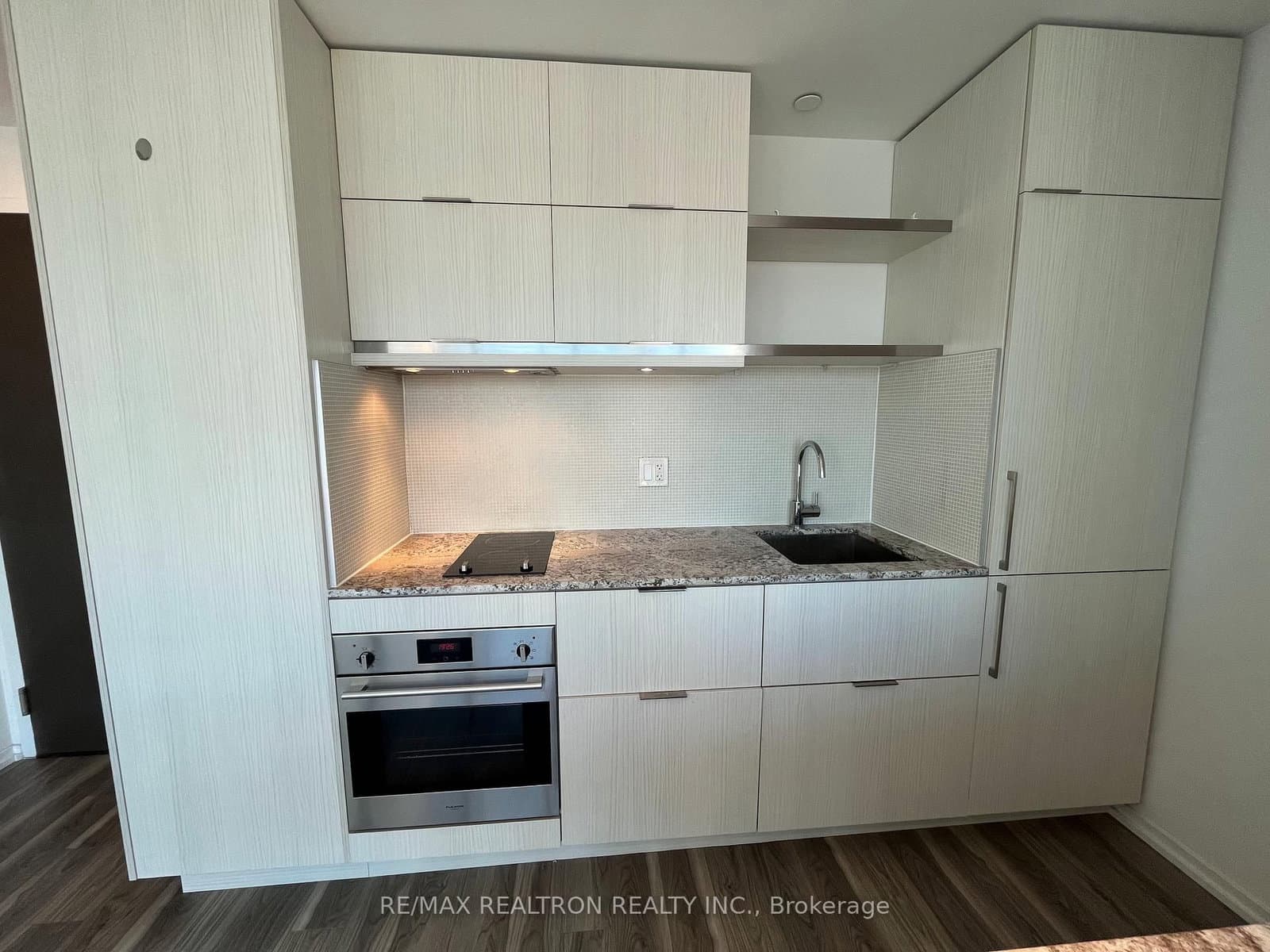 197 Yonge Street, Unit 3113 thumbnail 5