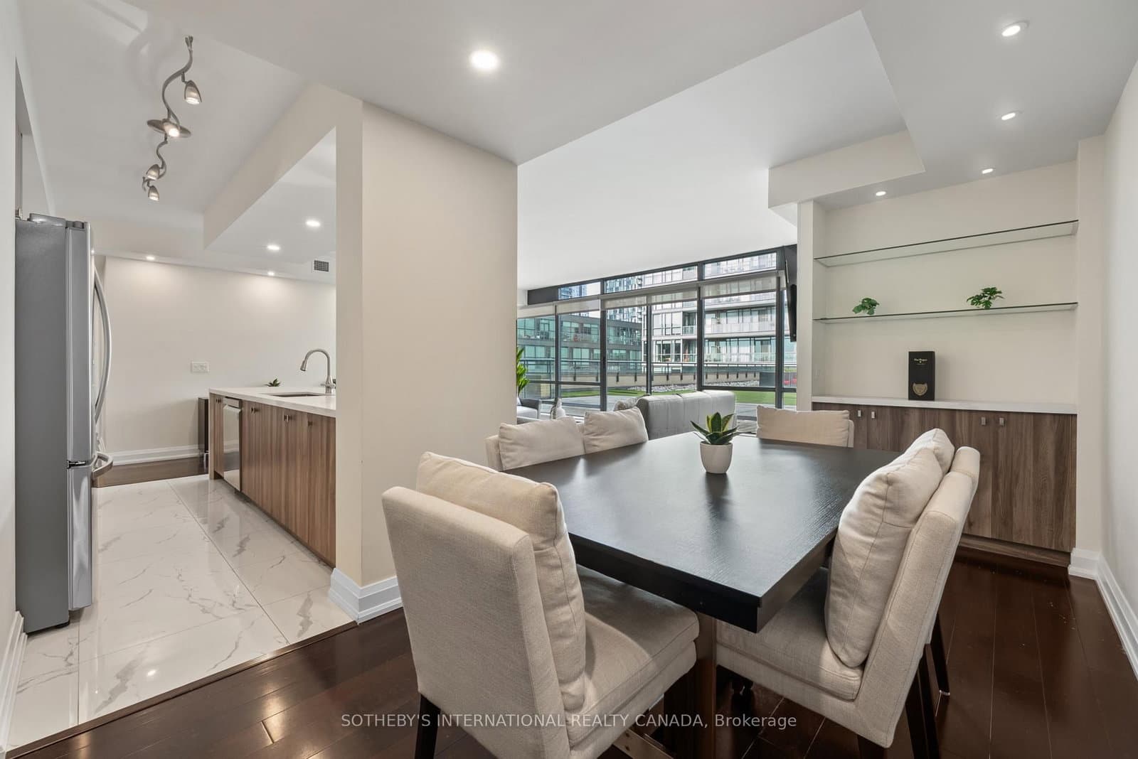 438 King Street W, Unit 1501 thumbnail 13