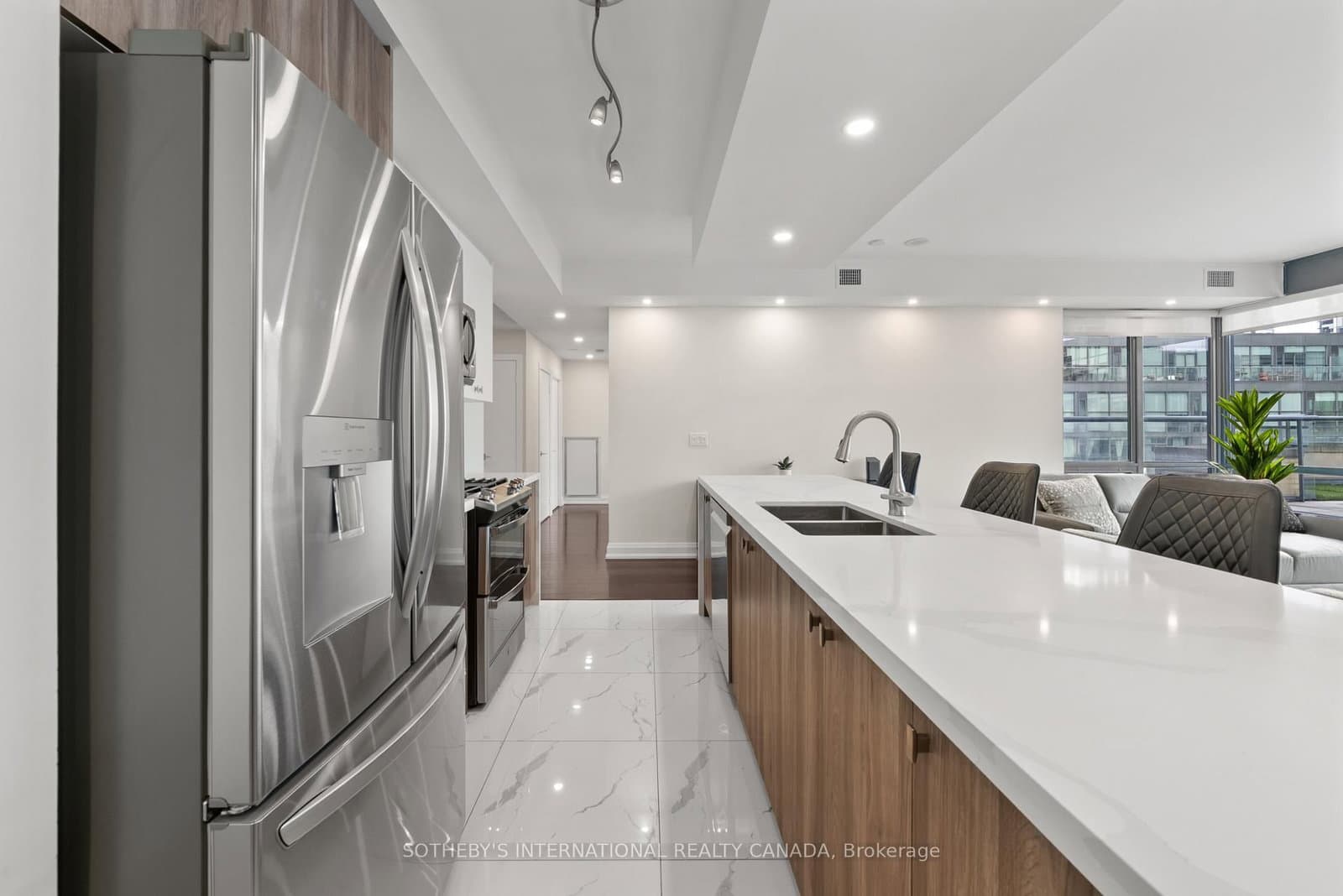 438 King Street W, Unit 1501 thumbnail 14