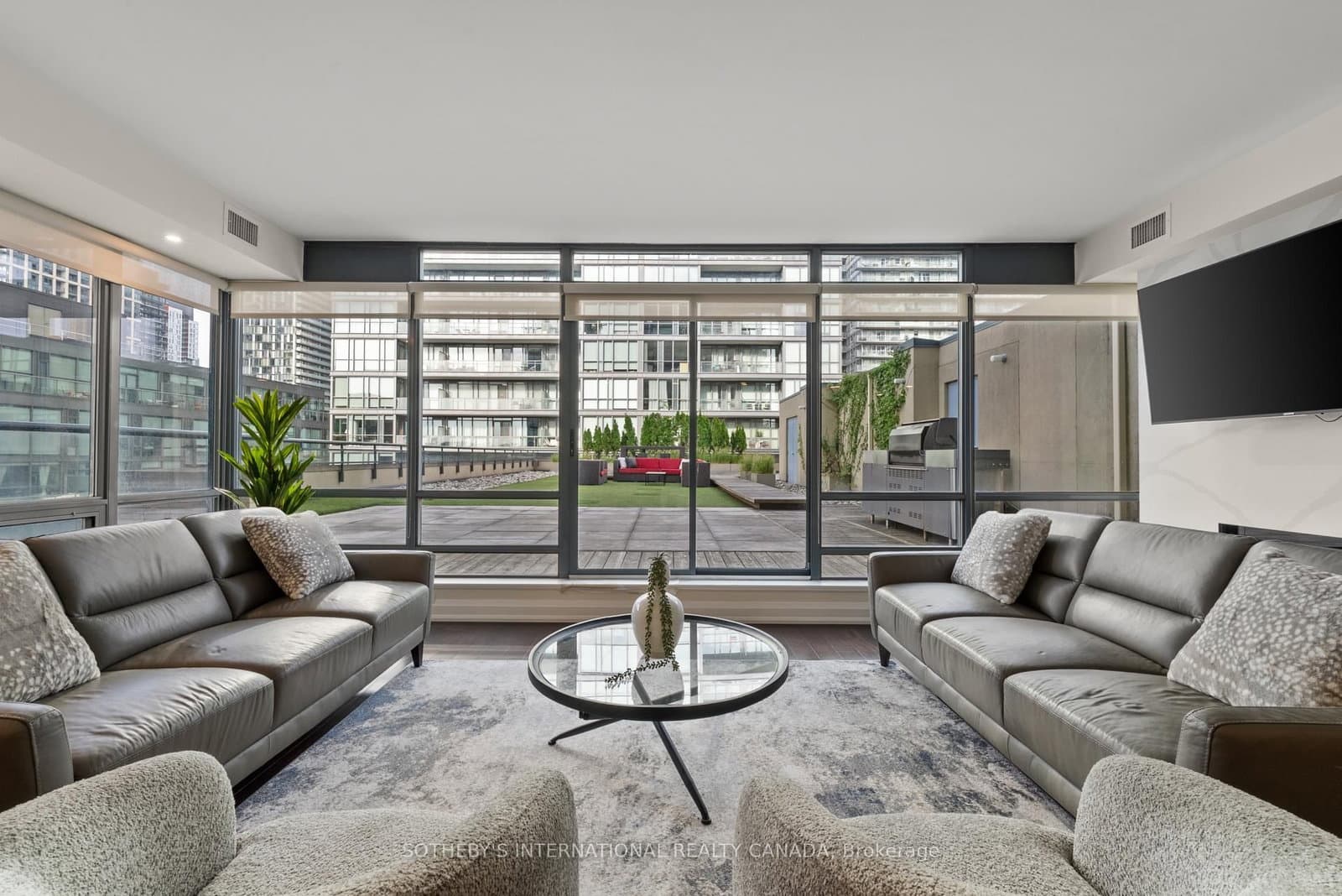 438 King Street W, Unit 1501 thumbnail 2