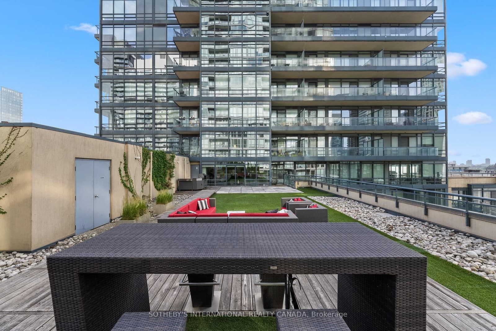 438 King Street W, Unit 1501 thumbnail 23