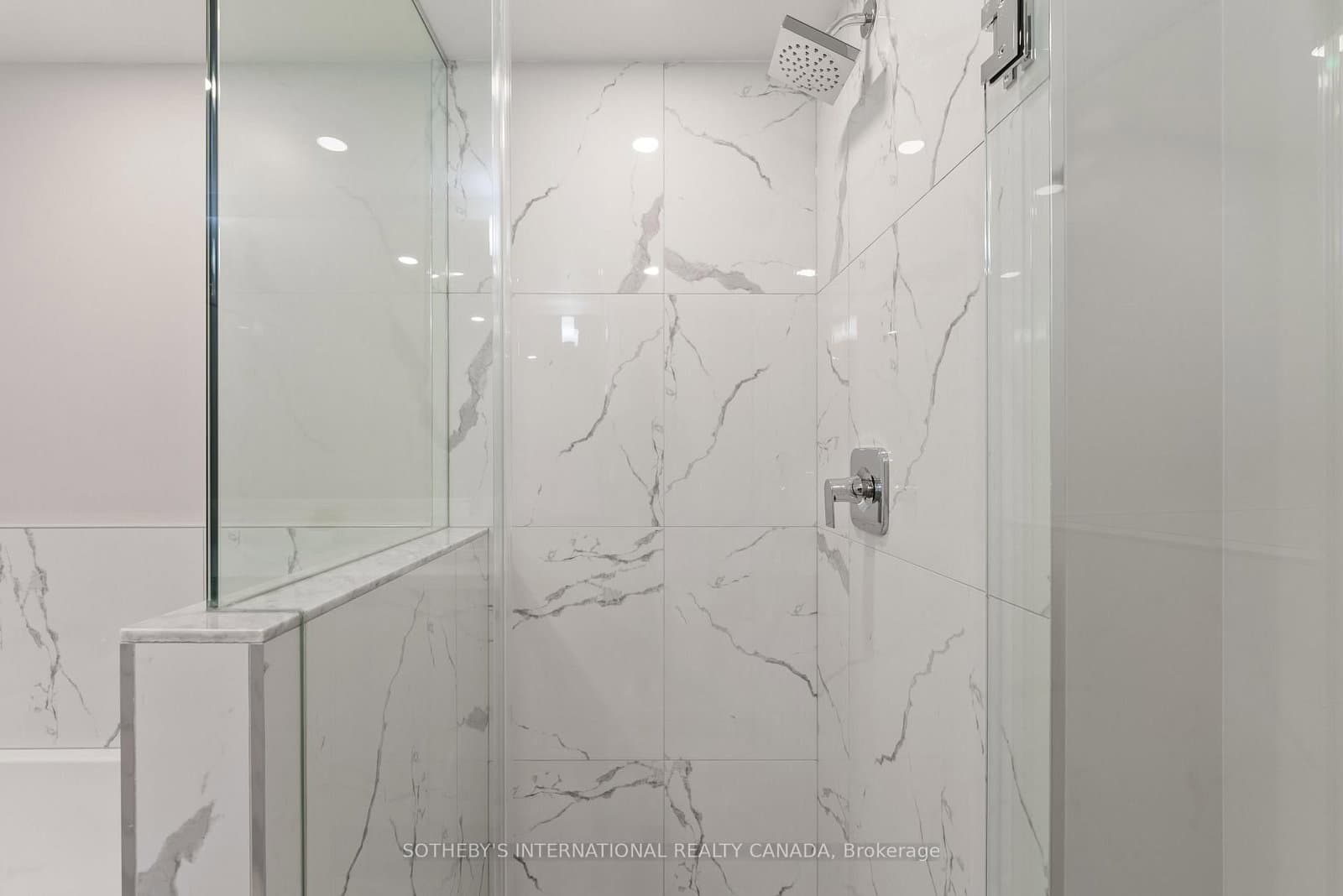 438 King Street W, Unit 1501 thumbnail 36