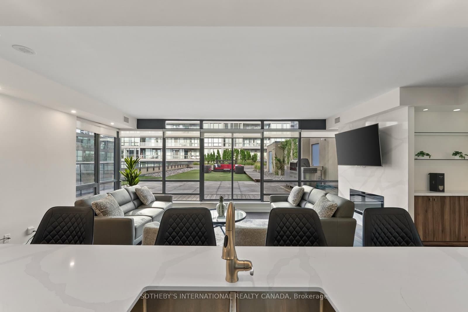 438 King Street W, Unit 1501 thumbnail 7