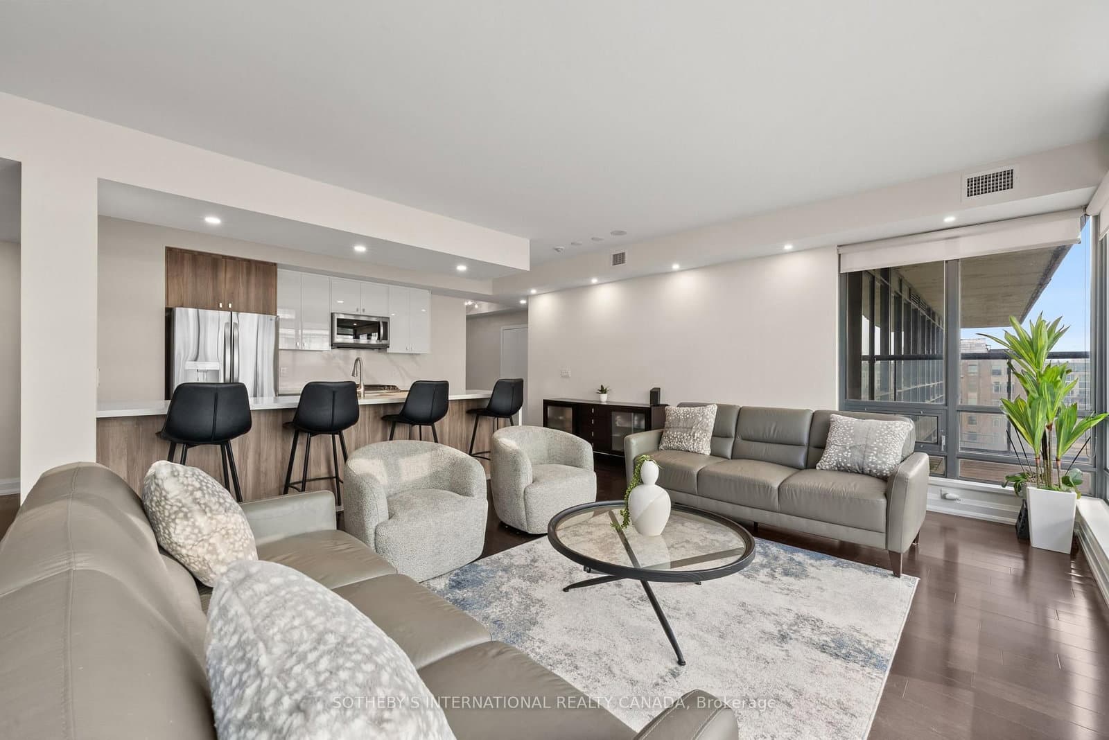 438 King Street W, Unit 1501 thumbnail 9