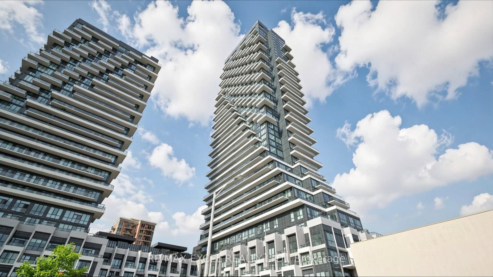 30 Inn on the park Drive, Unit 3010 thumbnail 2