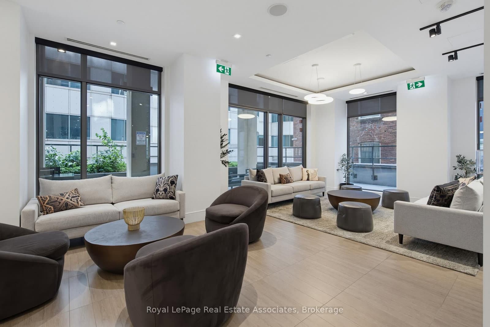 8 Widmer Street, Unit 2403 thumbnail 20
