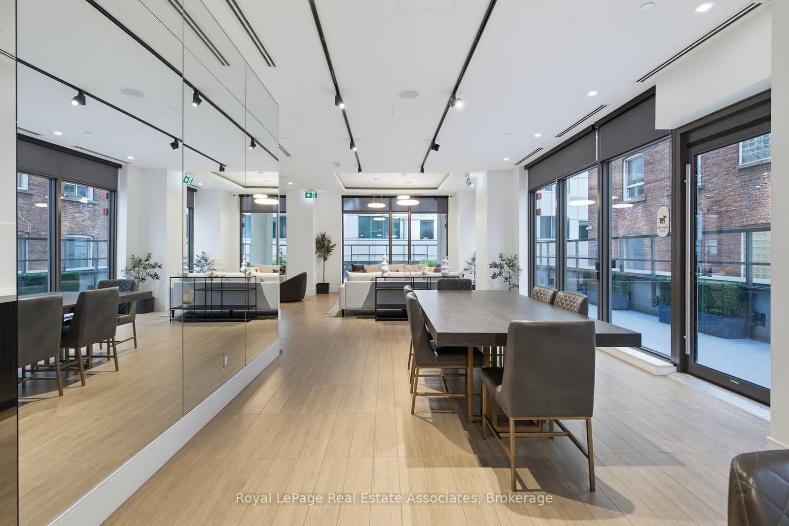 8 Widmer Street, Unit 2403 thumbnail 21