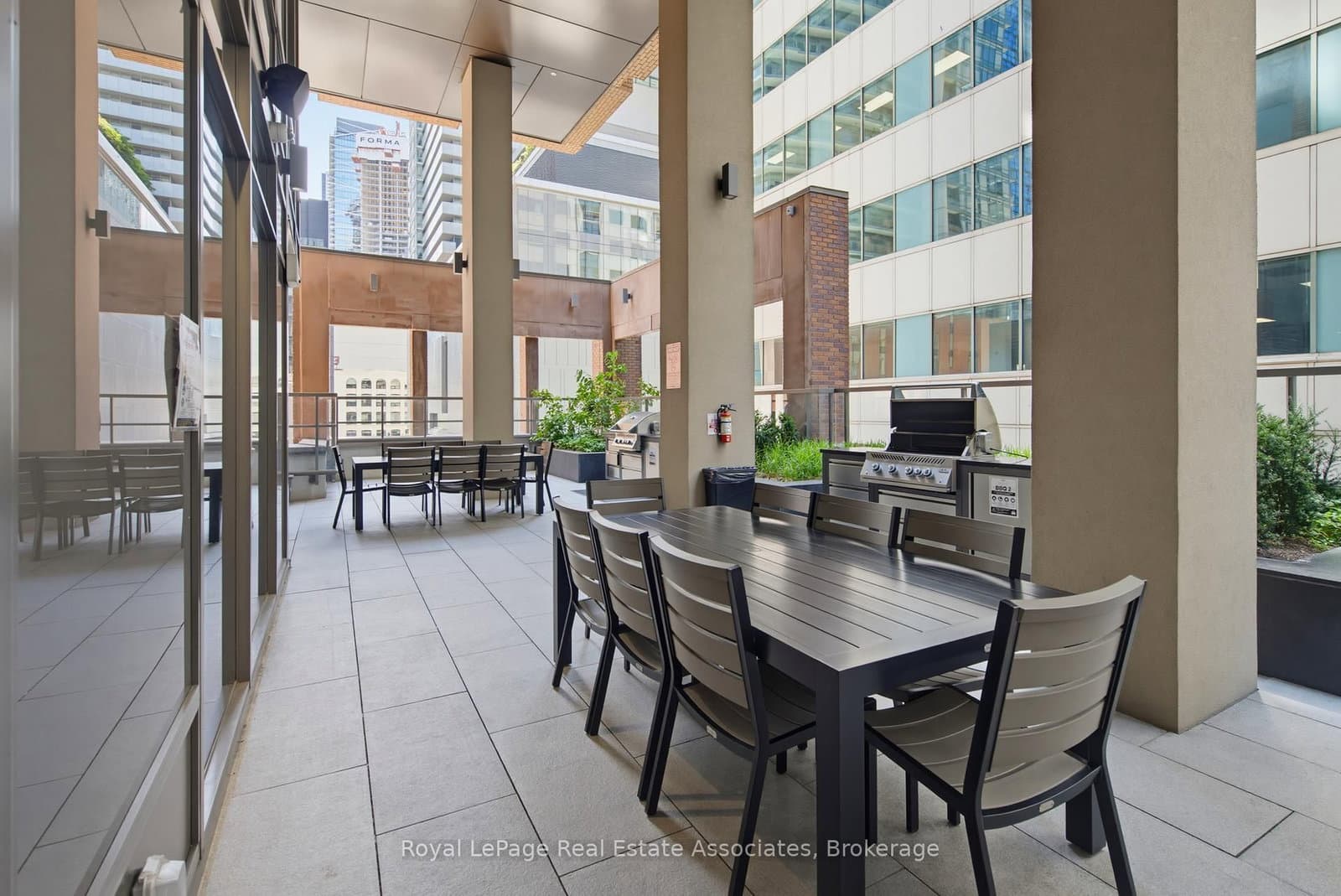 8 Widmer Street, Unit 2403 thumbnail 22