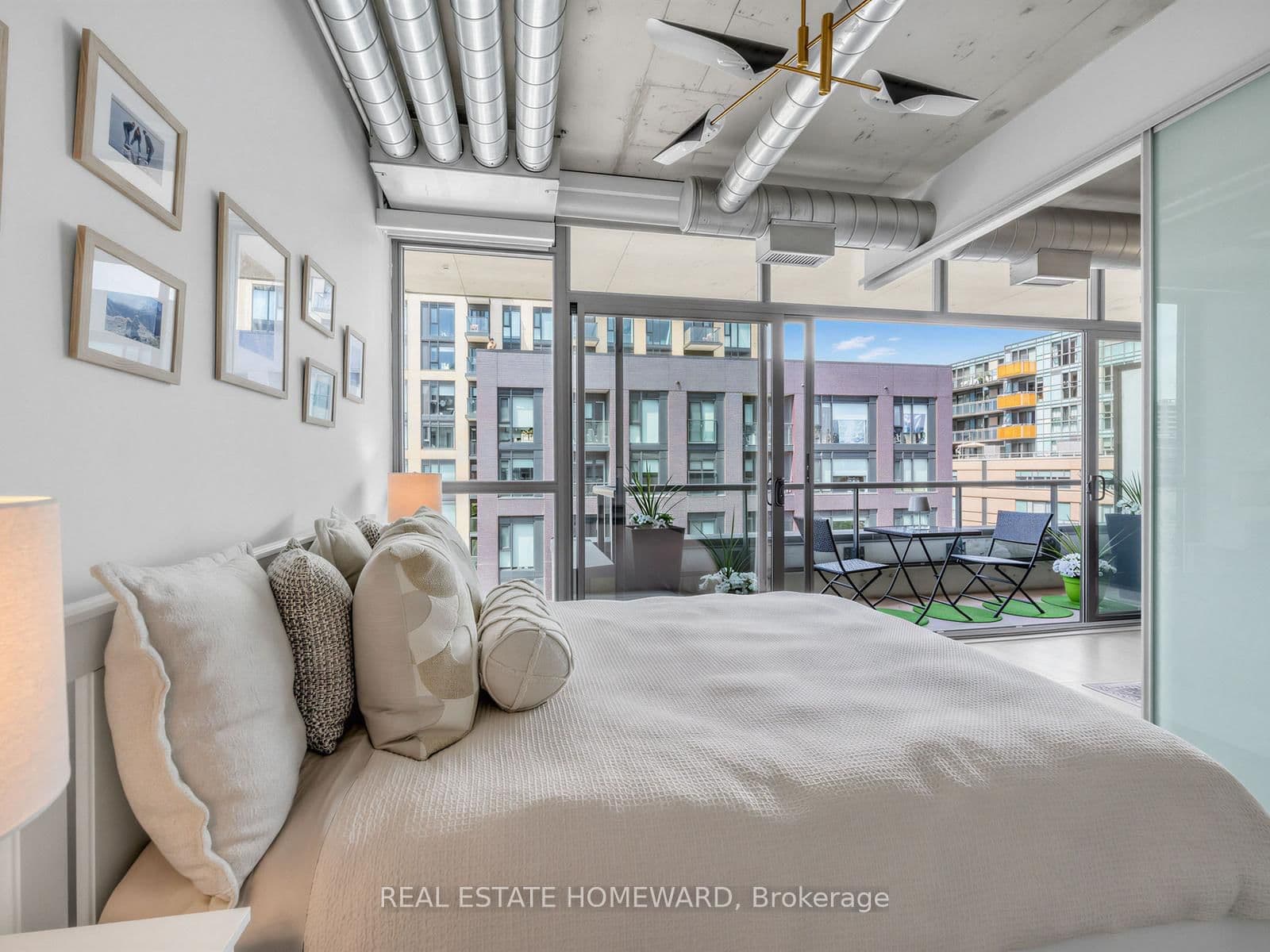 533 Richmond Street W, Unit 706 thumbnail 19