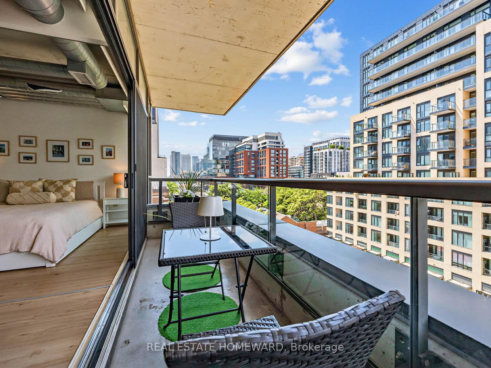 533 Richmond Street W, Unit 706 thumbnail 25