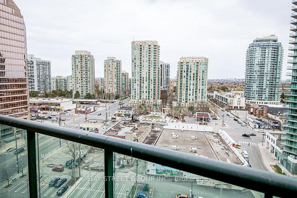 7 Lorraine Drive, Unit 1701 thumbnail 18